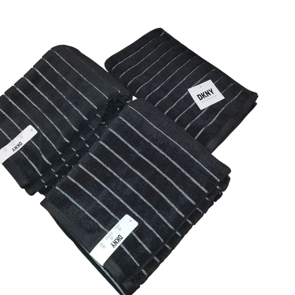 💕NWT DKNY Towel Set💕Set of 3💕